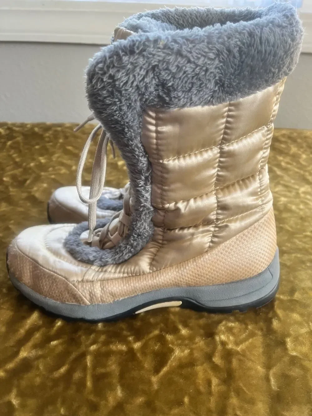 LANDS` END WOMEN`S BOOTS 8B GRAY GOLDEN